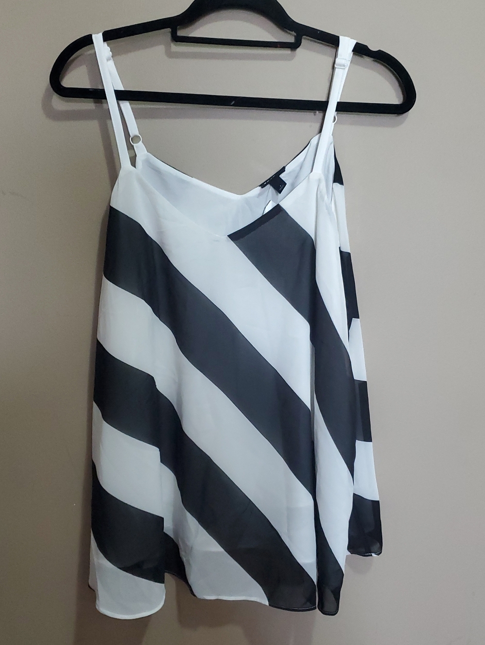 Torrid Sophie  Sleeveless Black and White Diagonal Stripe Lined Cami Top Size 1